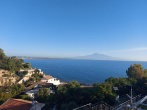 Mare ed Etna, Agnone